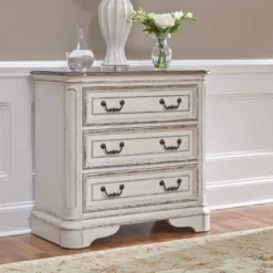 Magnolia Manor Panel Bedroom Set