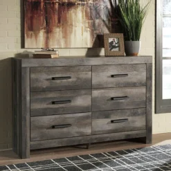 Wynnlow Poster Bedroom Set -Beds and Accessories Sales B440 31 dresser 1